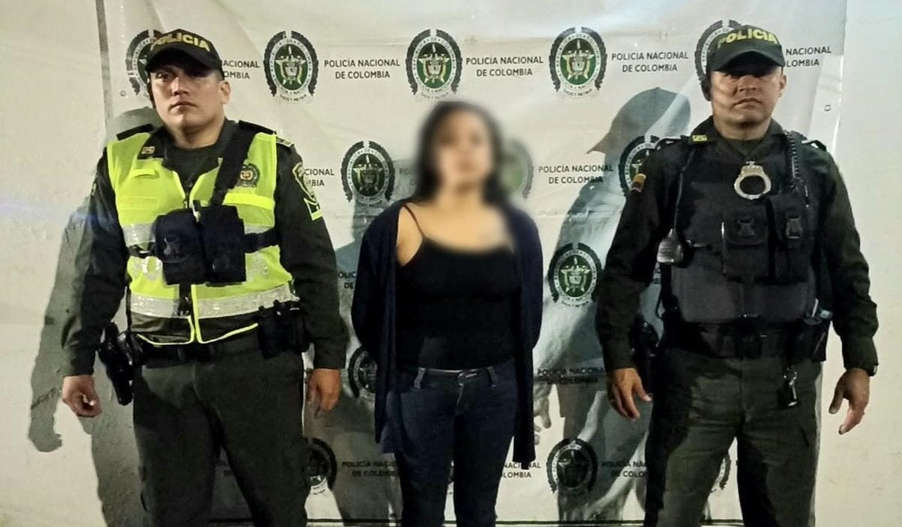 Sorprendieron a alias ‘barbie’ robándose dos muñecas de un almacén de cadena en Ibagué