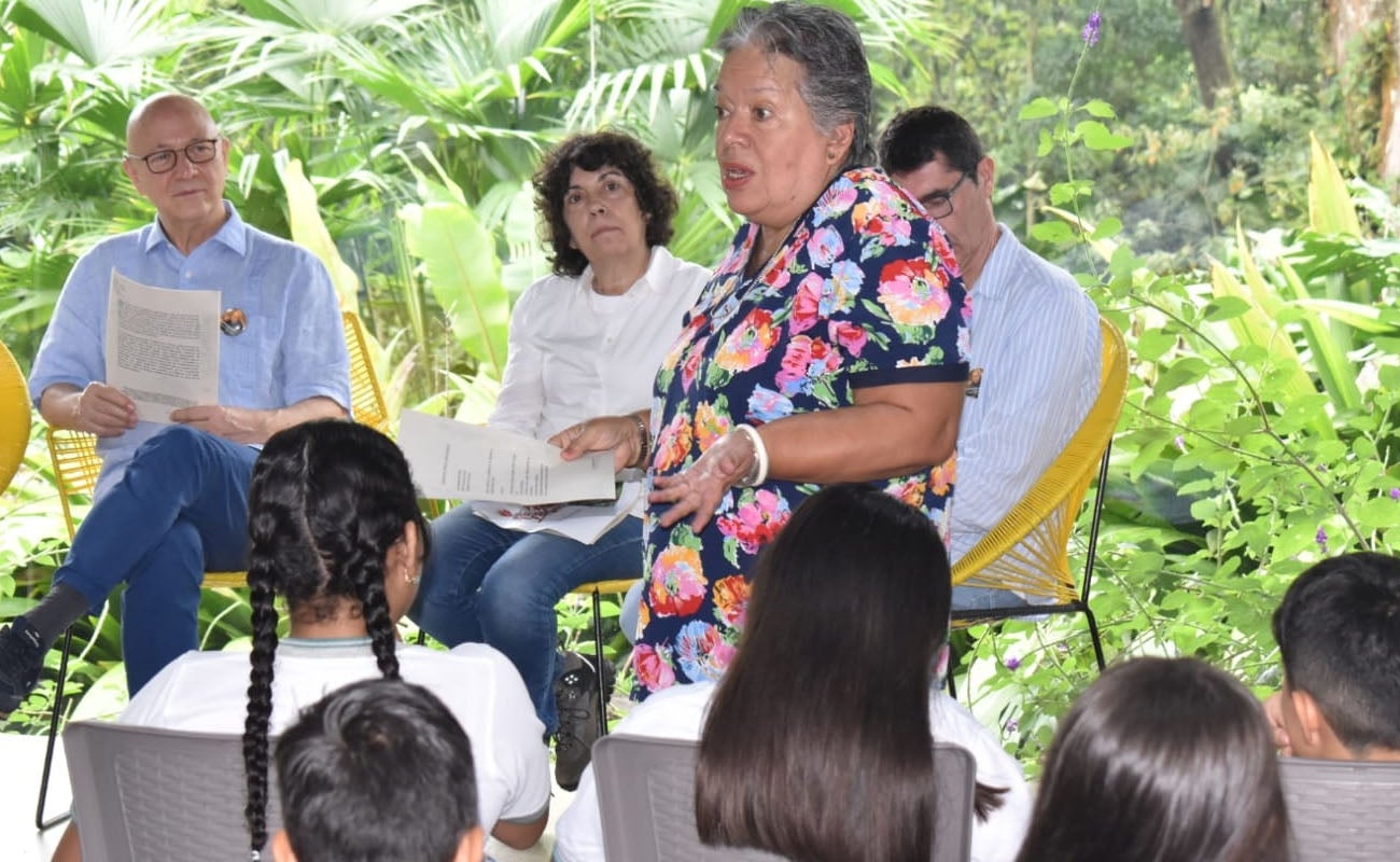 Metamorfosis V Cecilia Correa experta en Mutis