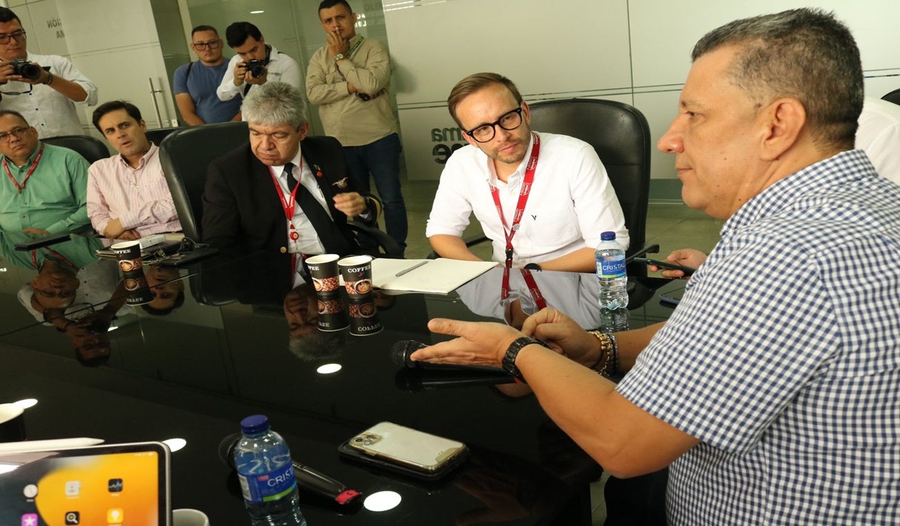 Reunión Avianca con el Gobernador