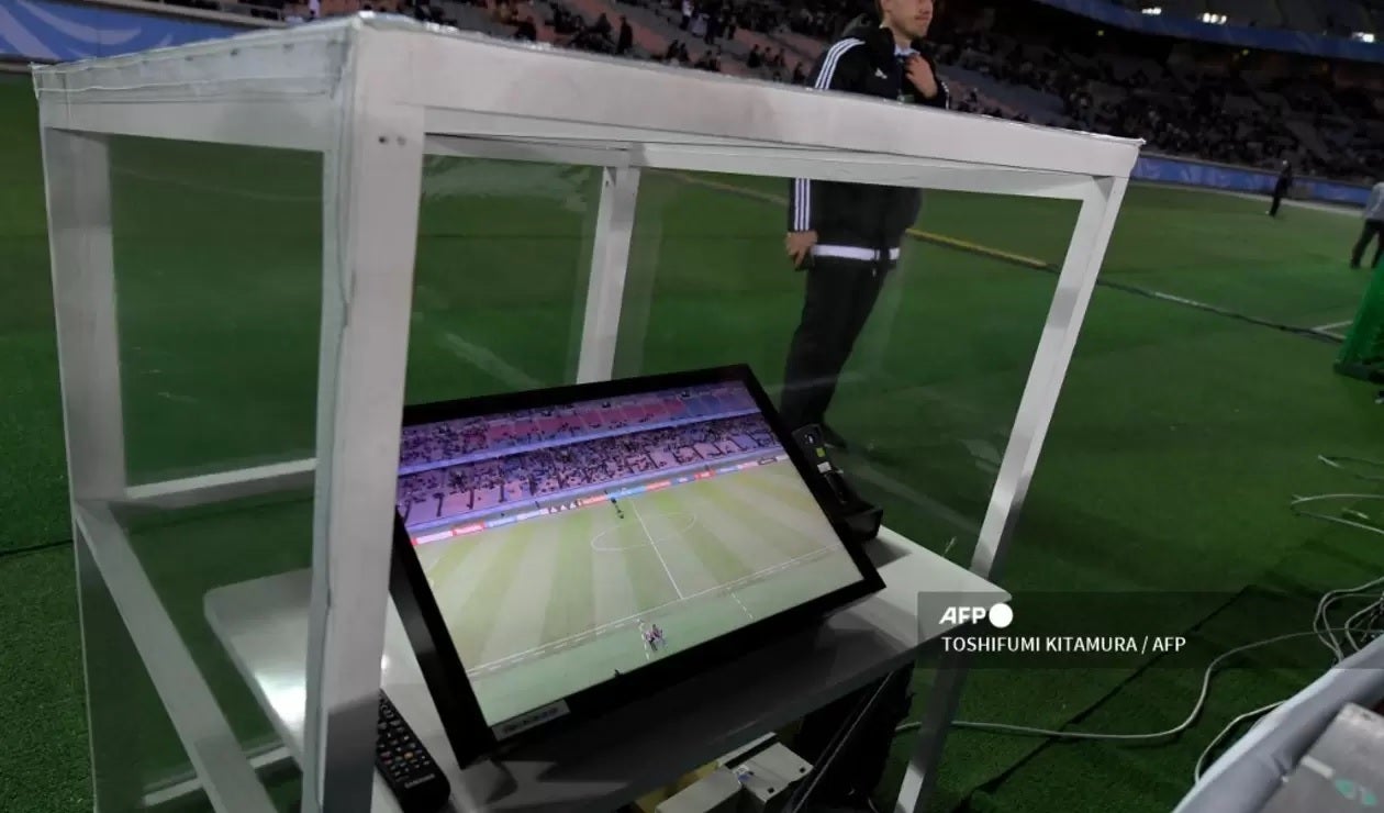 Primer partido con VAR en el fútbol mundial