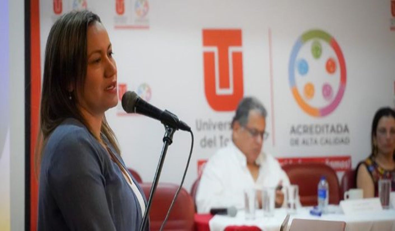 Ministra Salud en la UT