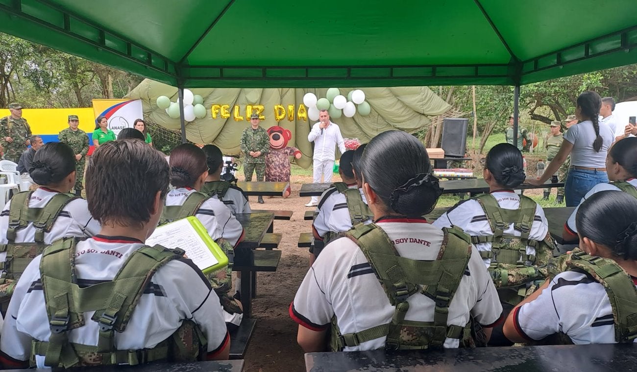 Mujeres Sexta Brigada 2