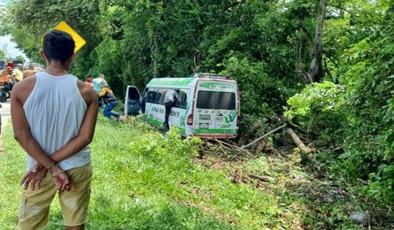 Cuatro heridos dejó accidente de Aerovans de Taxis Verdes en Saldaña