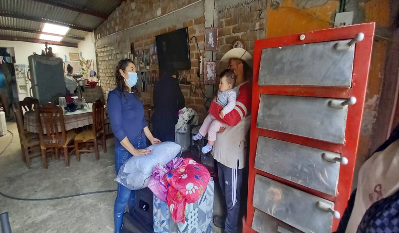 Entrega de ayudas humanitarias a habitantes rurales de Ibagué