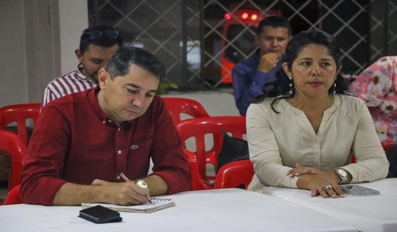 Andrés Hurtado, alcalde de Ibagué reunido con comerciantes de la calle 60