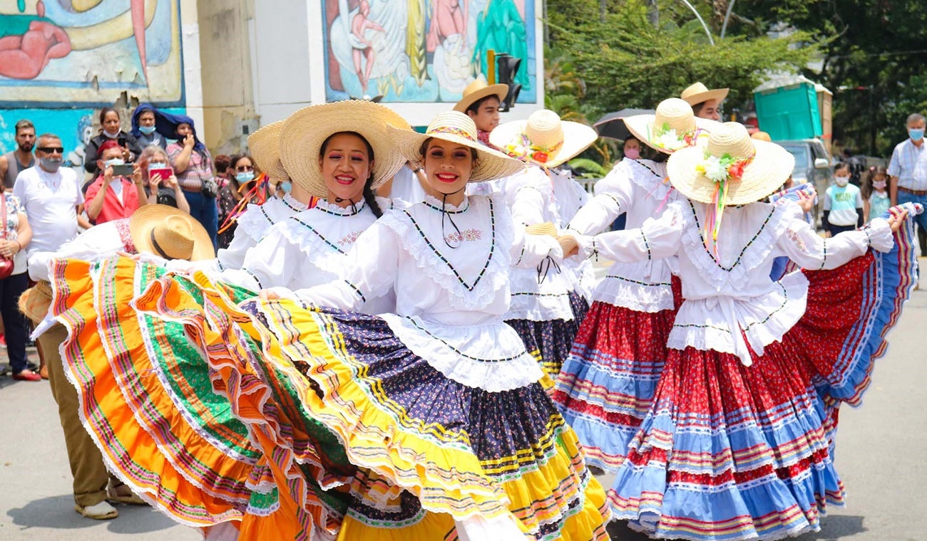 Comparsa Festival folclórico Colombiano