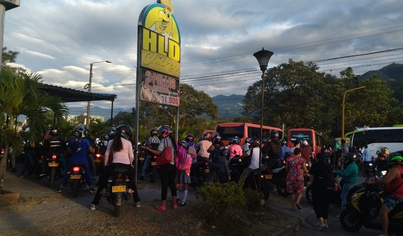 Bloquearon Santa Ana y Pacandé en este 7º día de paro de buseteros en Ibagué