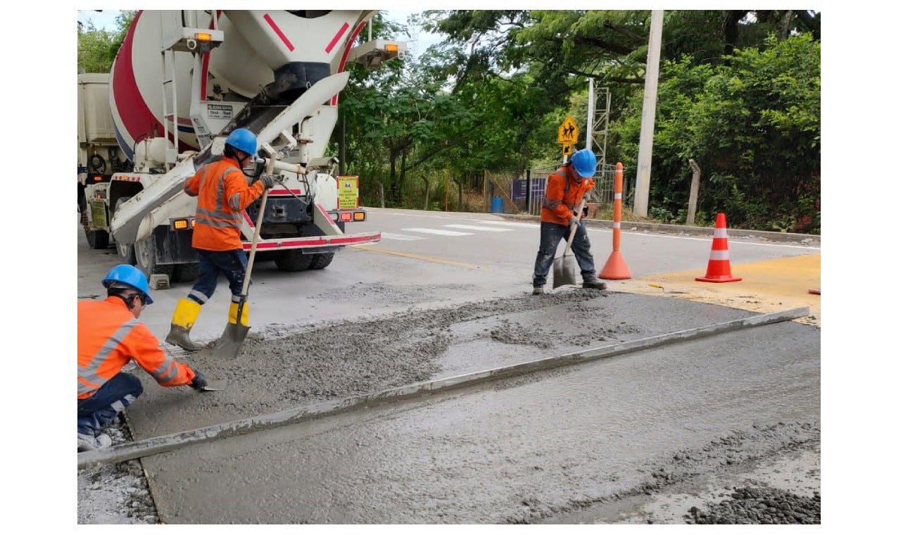 Señalización vial en vía secundaria de Ibagué