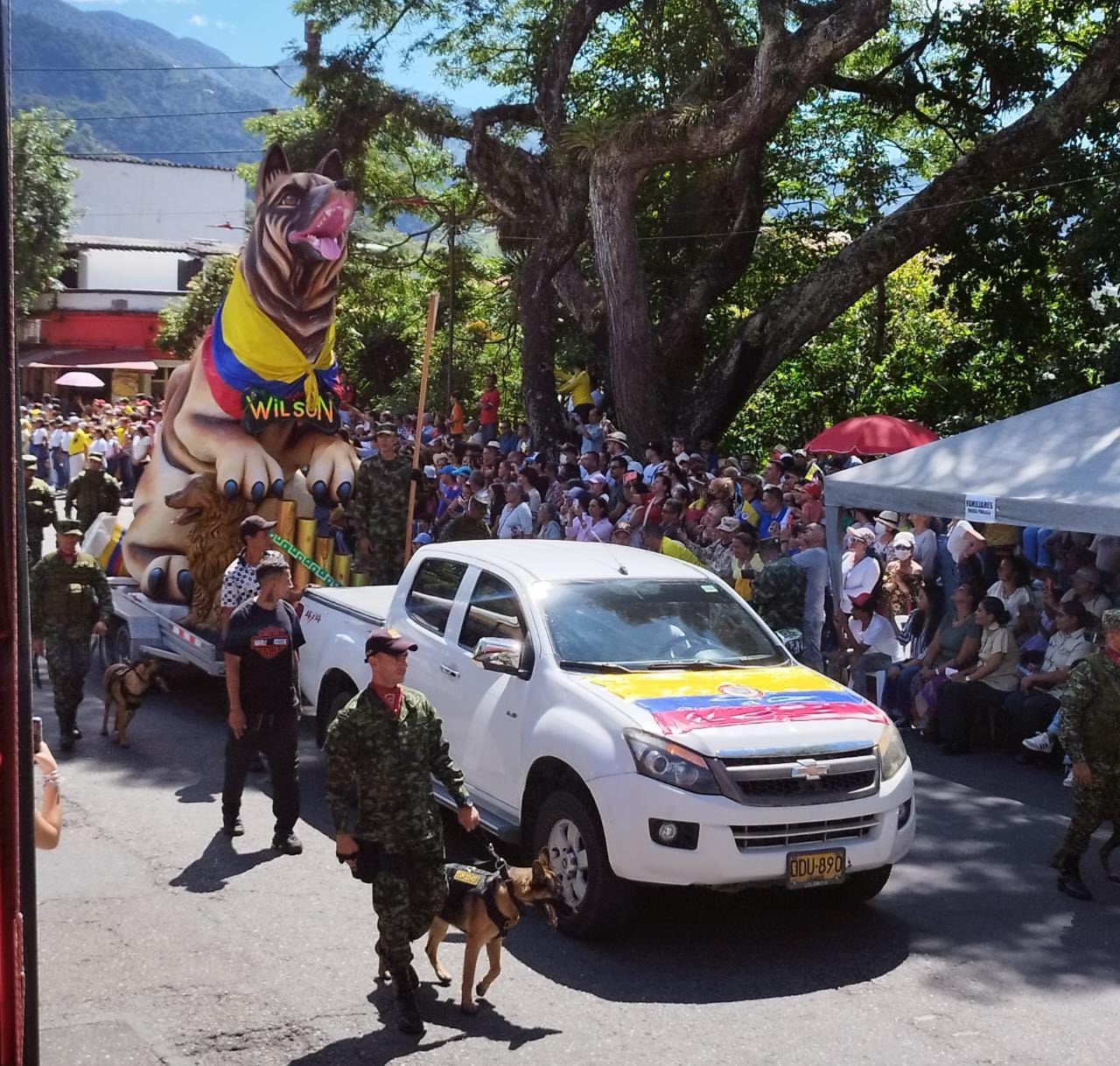 Desfile 20 de julio en Ibagué