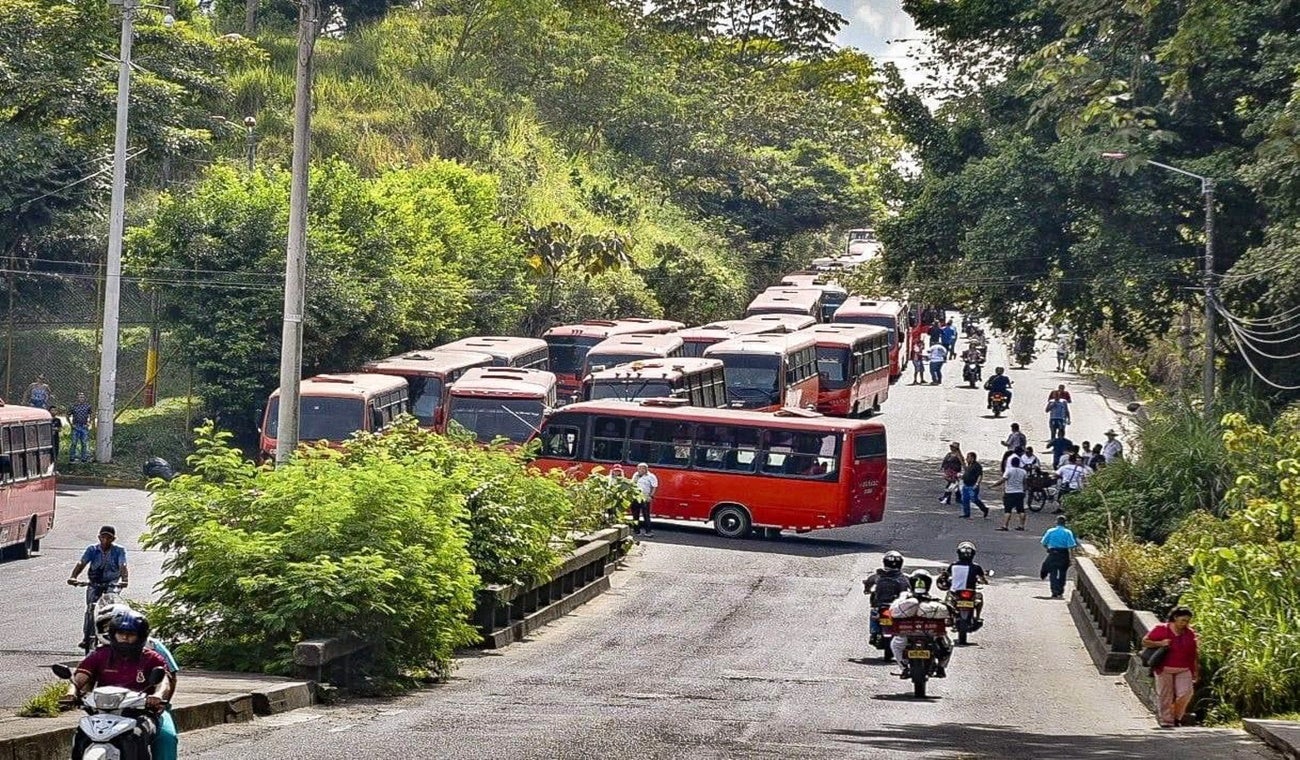 Paro de busetas en Ibagué