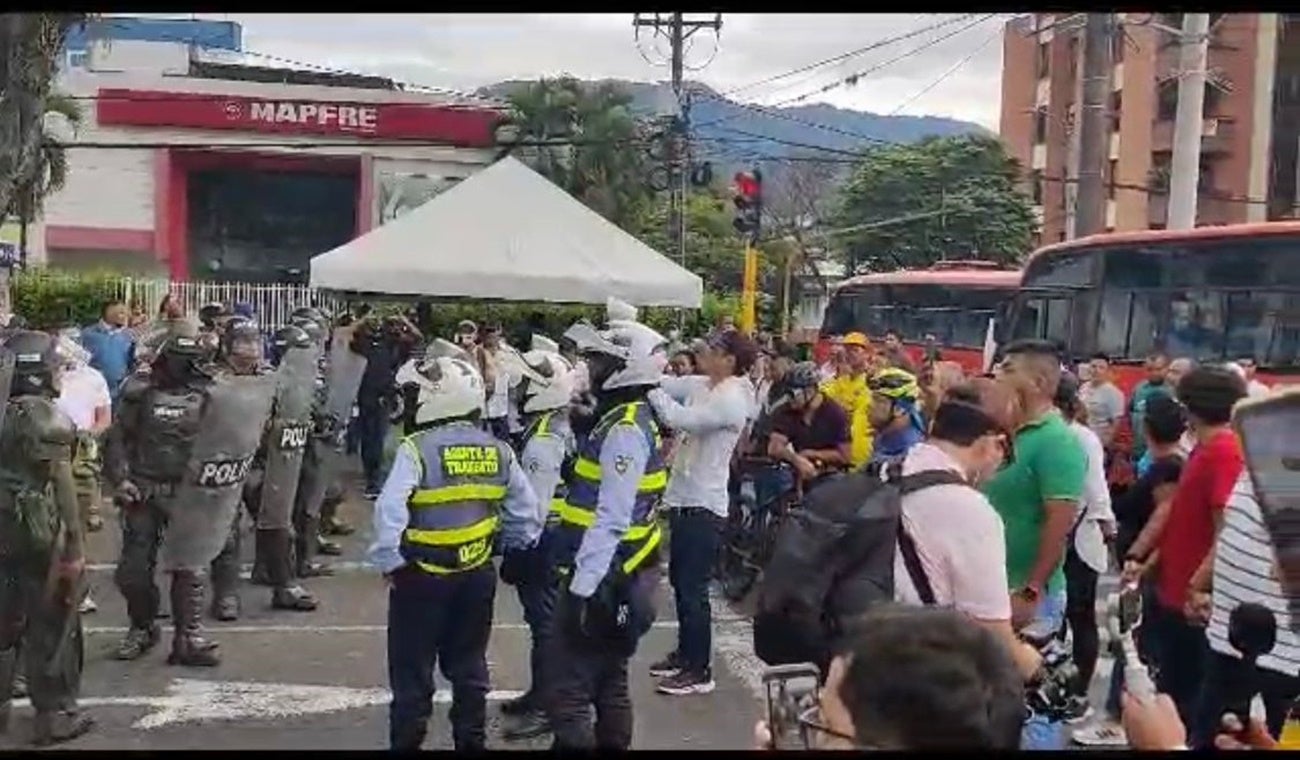 Bloqueo carrera Quinta calle 37 de Ibagué