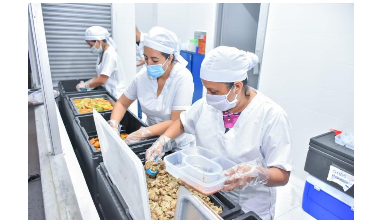 Preparan alimentos del PAE en Ibagué