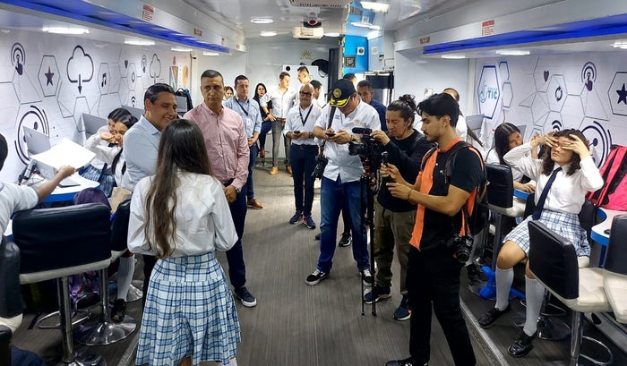 Ministro de las TIC en Ibagué