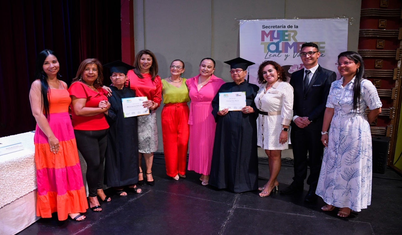 Mujeres graduadas en el Tolima