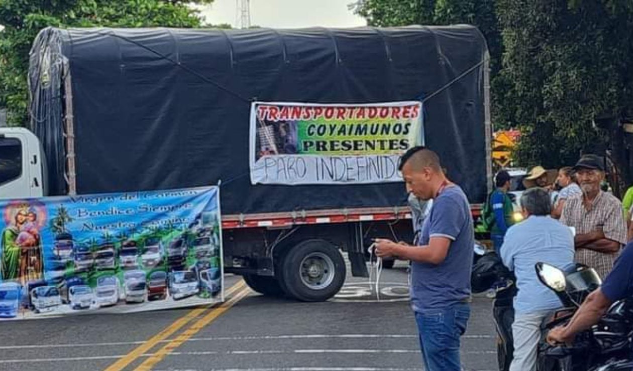 Cierre en vía Neiva - Bogotá