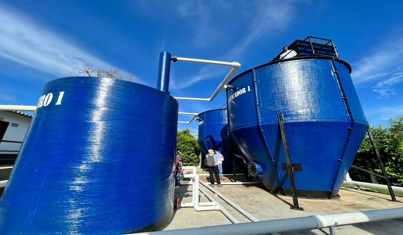 Tanque de tratamiento de agua en El Salado