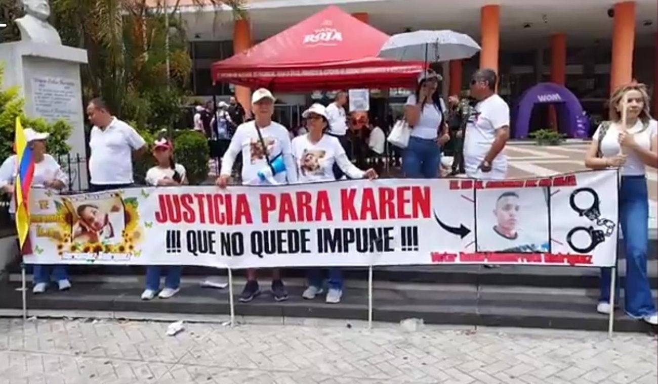 ¡Justicia! Familiares y amigos de Karen protestaron para que el agresor no quede en libertad
