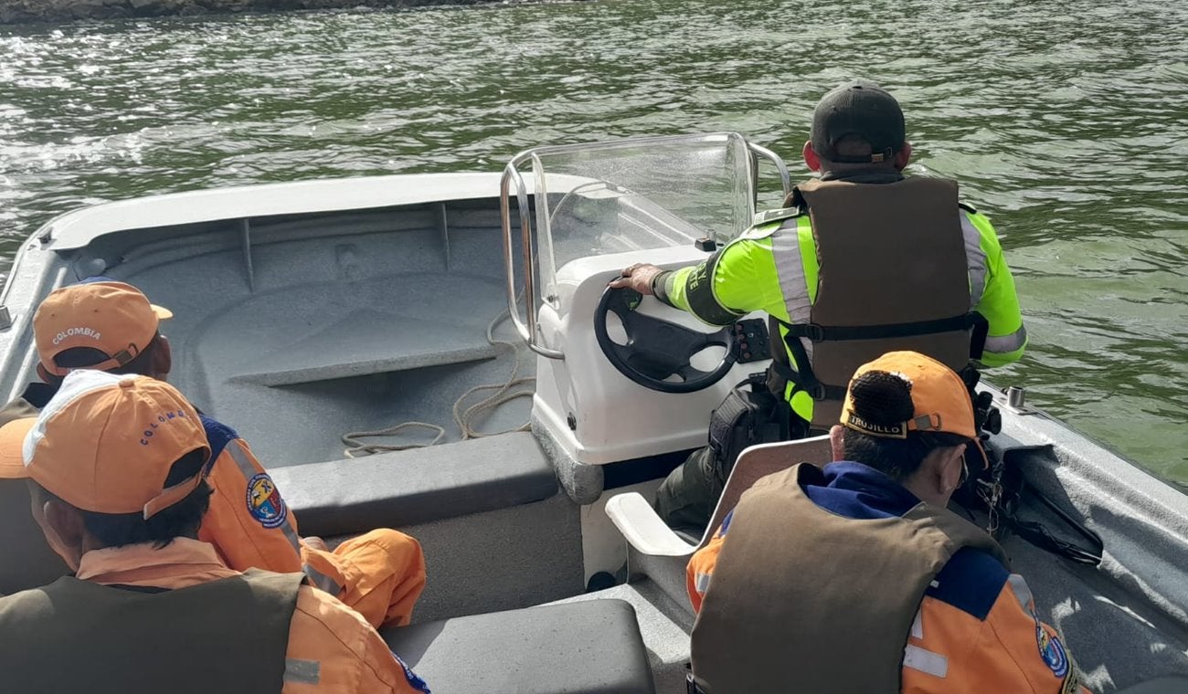 ¡Vuelve y juega en la Represa de Prado! Joven se ahogó tras naufragio de canoa