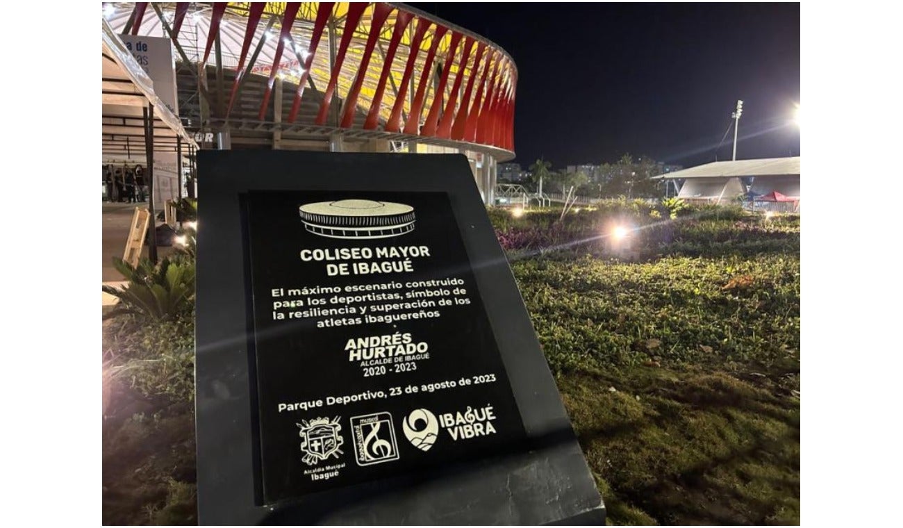 Afueras del Coliseo mayor de Ibagué