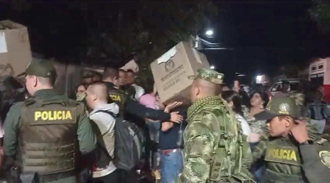 Escrutinio en Íquira custodiados, candidatos tiene 15 votos de diferencias