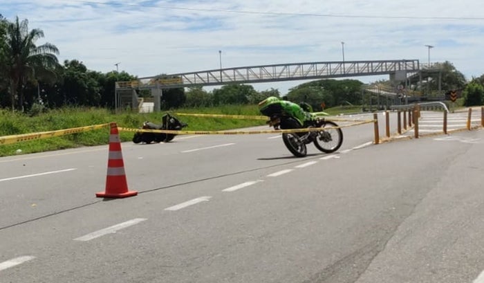 Falleció ciclista arrollado por una motociclista en la variante del Guamo