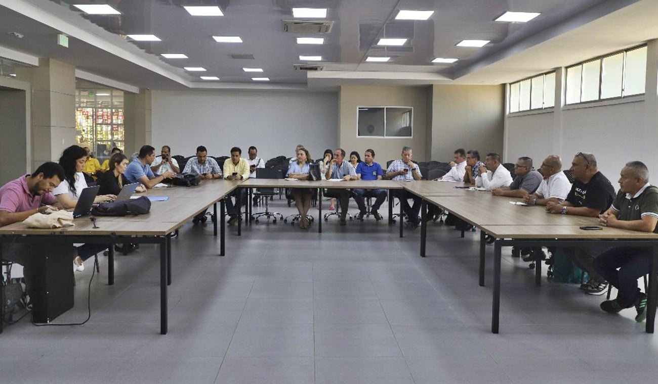 Reunión entre SETP y gremio transportador de Ibagué