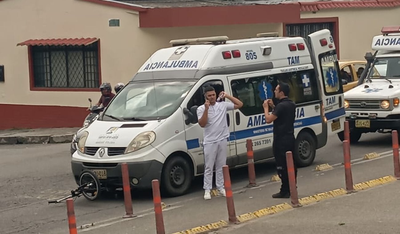 Ambulancia del hospital Federico Lleras arrolló a un ciclista en la 38 con Ferrocarril