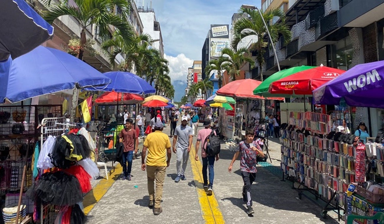 Comercio informal en al carrera Tercera de Ibagué
