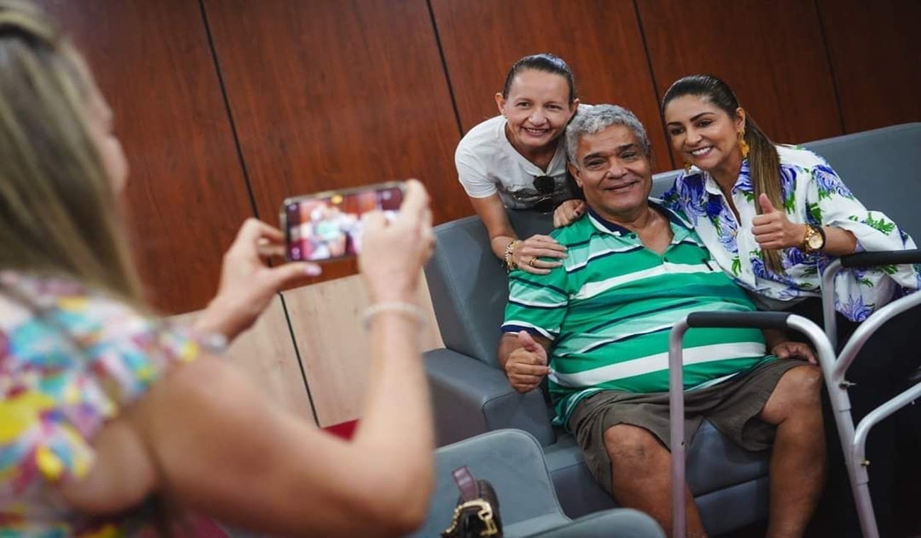 Gobernadora escuchando la comunidad