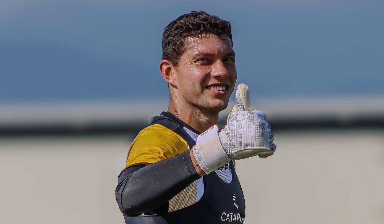 El golero brasileño Neto Volpi.