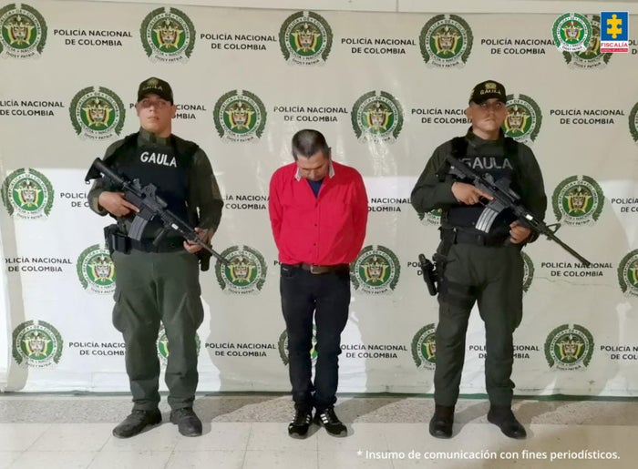 El investigado fue detenido mediante diligencia de registro y allanamiento en la vereda La Argelia del municipio huilense de Algeciras, por integrantes del Gaula de la Policía del Huila.