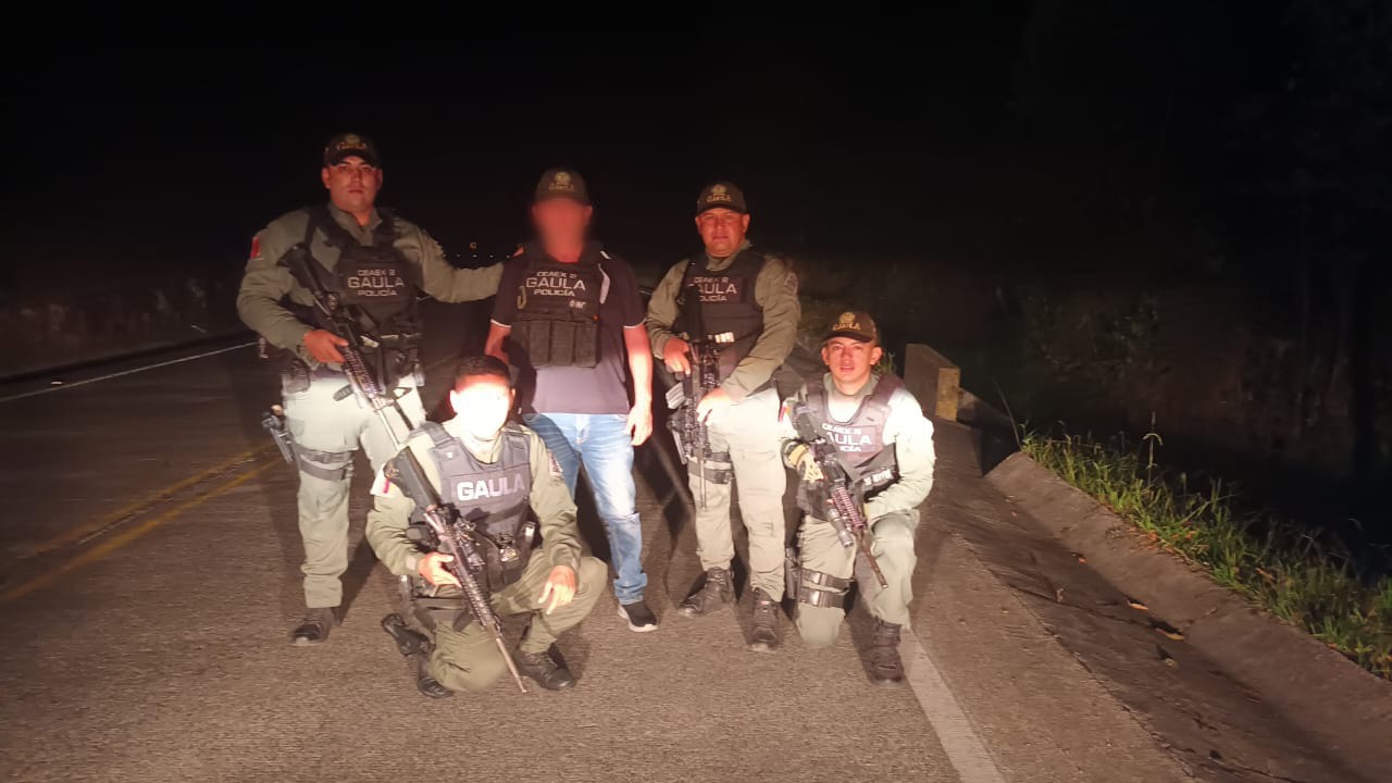 Video: Quedó registrado el momento en que sujetos obligan a comerciante a subir a un vehículo en San Agustín, Huila