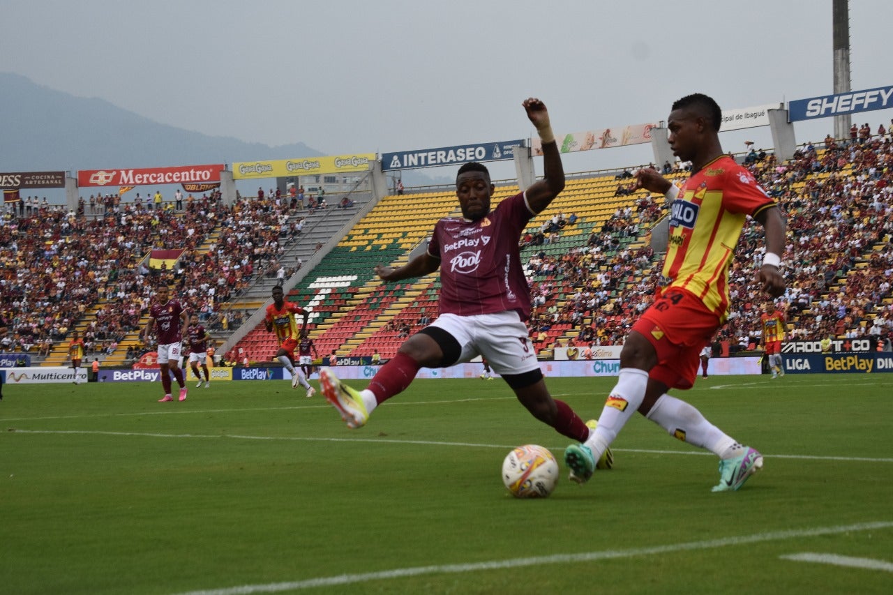 Tolima gana y alcanza el primera lugar