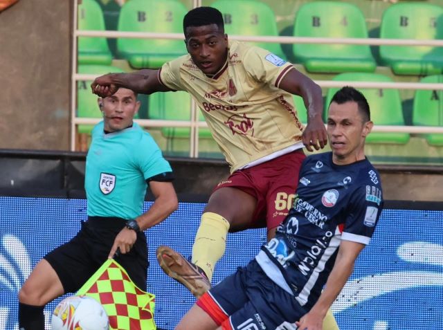 Yilson no hiba a ser titular y termino marcando gol