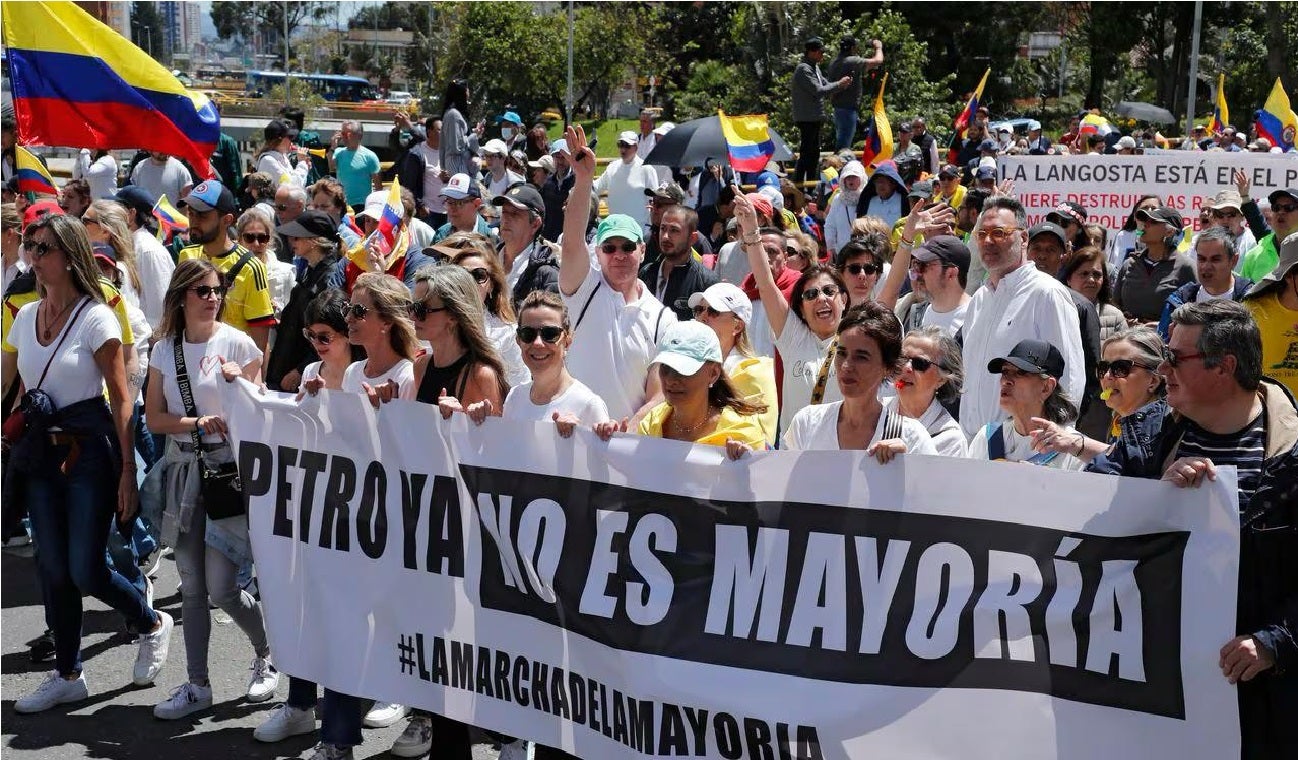 Manifestación contra Petro