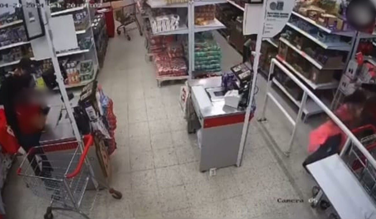 Delincuente hirió con cuchillo a una cajera en un almacén D1 del municipio de Cajamarca