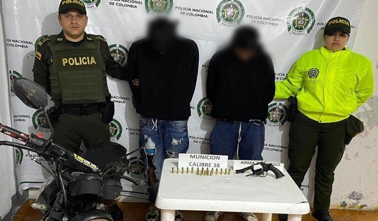 Tras las rejas pareja de sicarios que habían sido capturados en Fresno