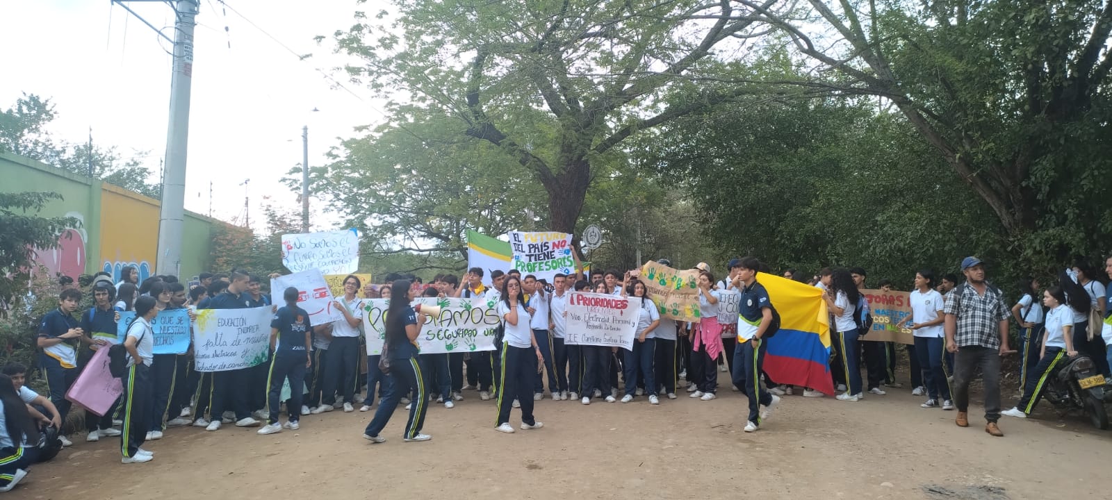 Más de mil estudiantes de Institución Educativa de Neiva exigen garantías para desarrollar sus actividades educativas