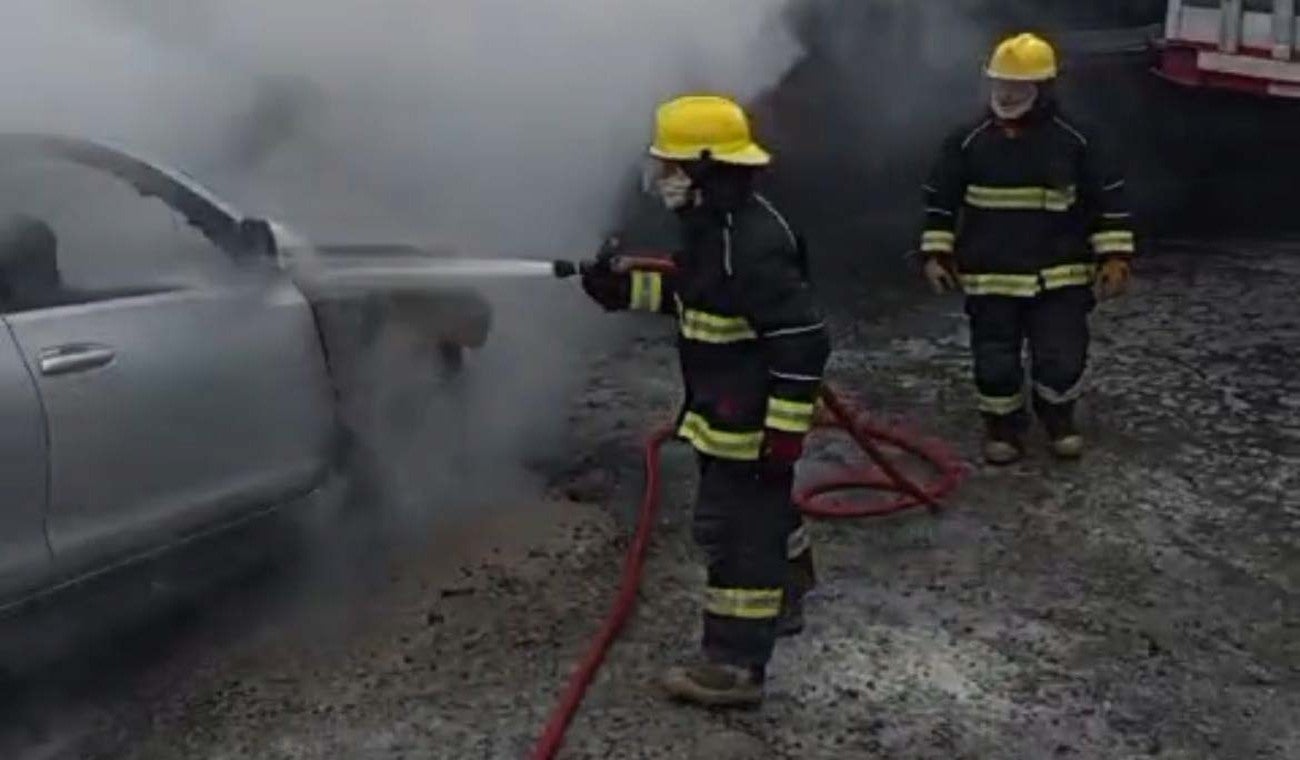 Incendio vehicular Bomberos