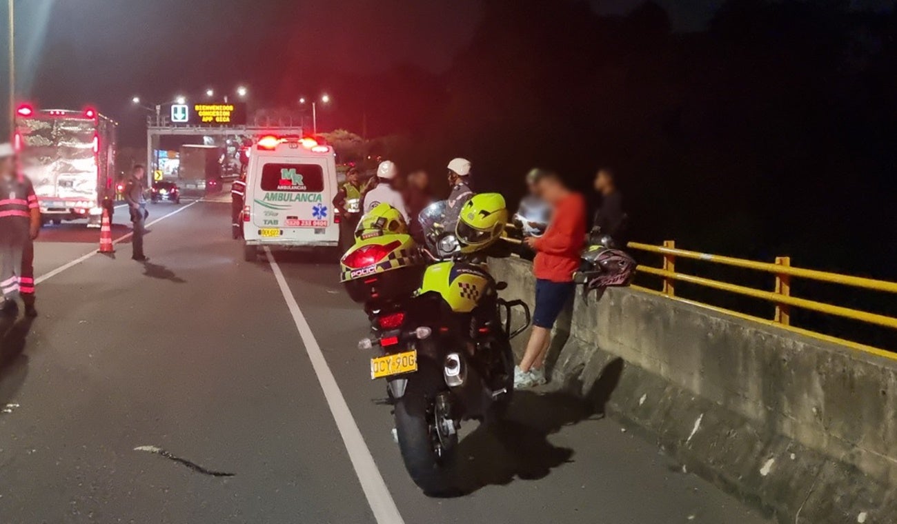 Sin mediar palabra un hombre llegó hasta el puente de la Variante y se quitó la vida