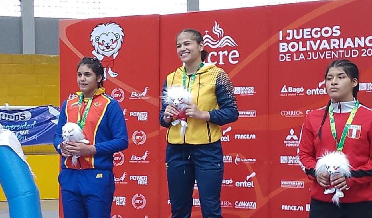 La luchadora Valentina Carmona, oro en Juegos Bolivarianos de la Juventud 2024