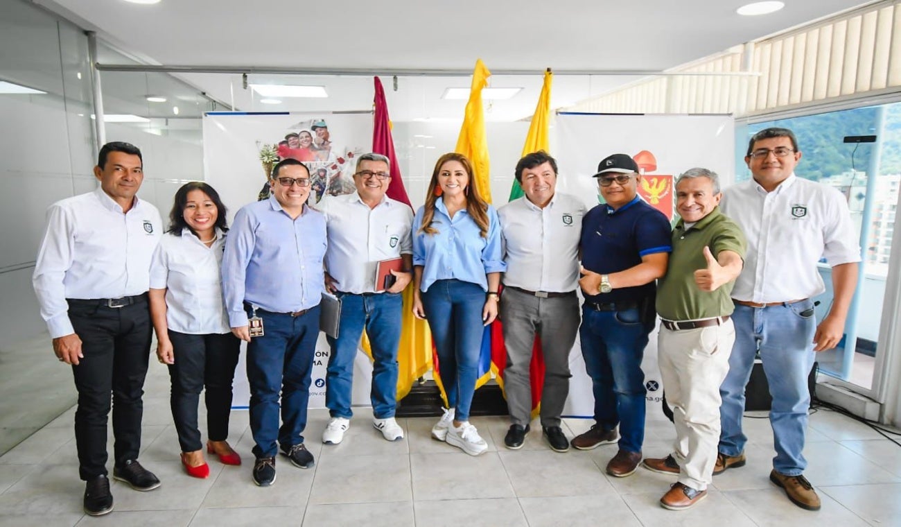 Gobernadora con Simatol