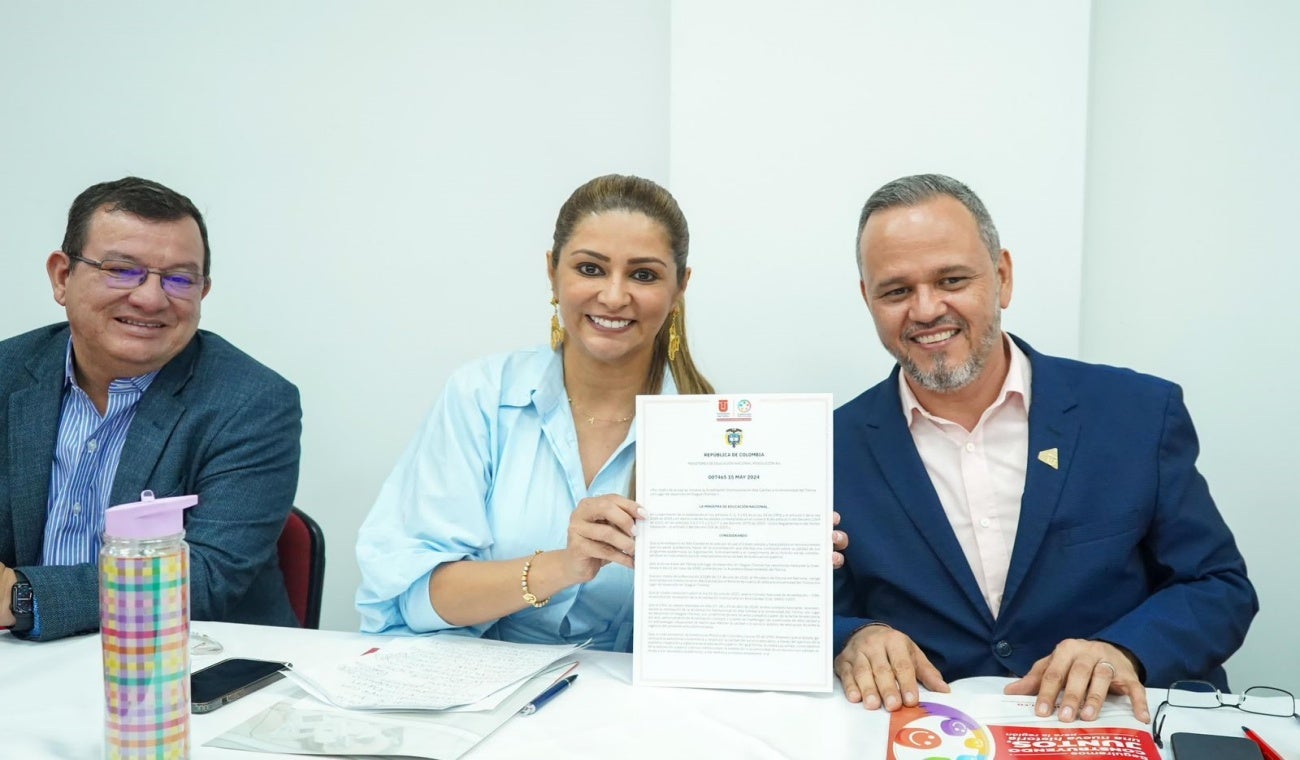 Gobernadora y rector de la UT