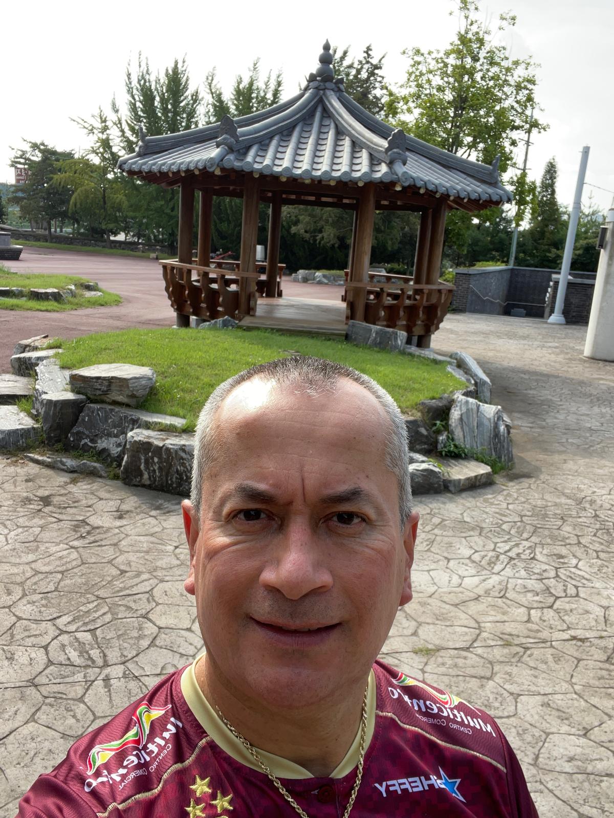 Padre Guillermo Mora Korea