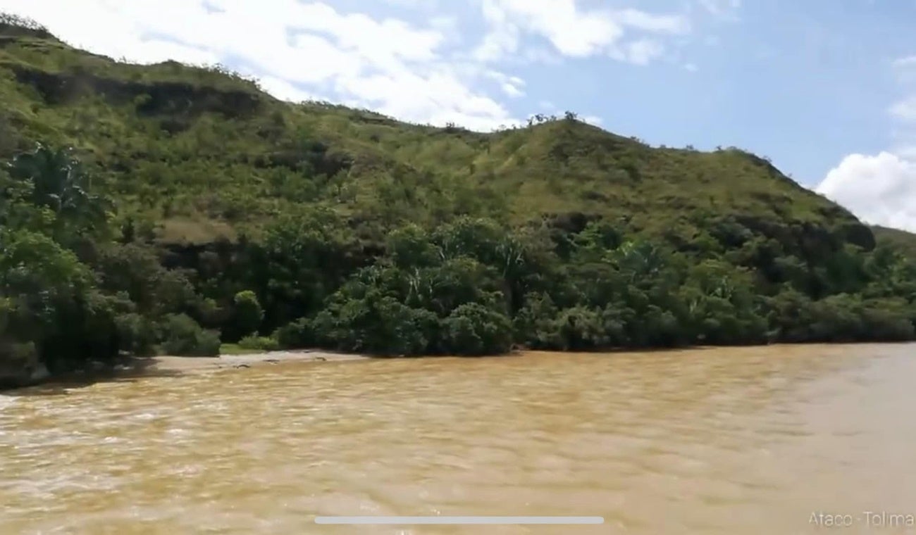Tragedia en Ataco: Niño cayó al río Saldaña cuando pasaba con su abuelita en una canastilla sobre el afluente