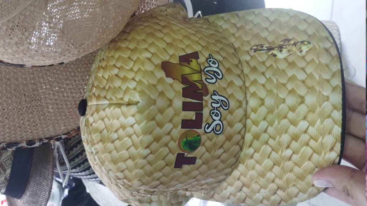Sombrero símil palma real