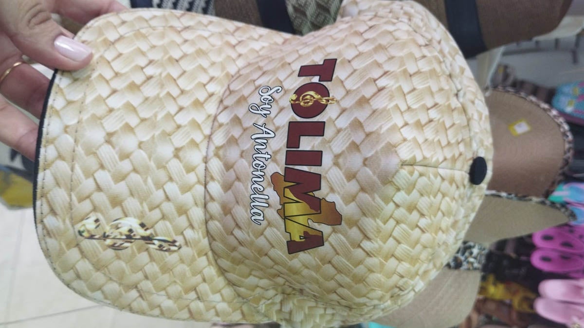 Sombrero símil palma real