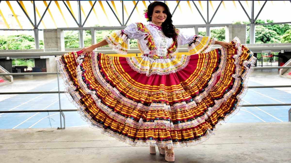 luisa martínez embajadora comuna ocho 2024