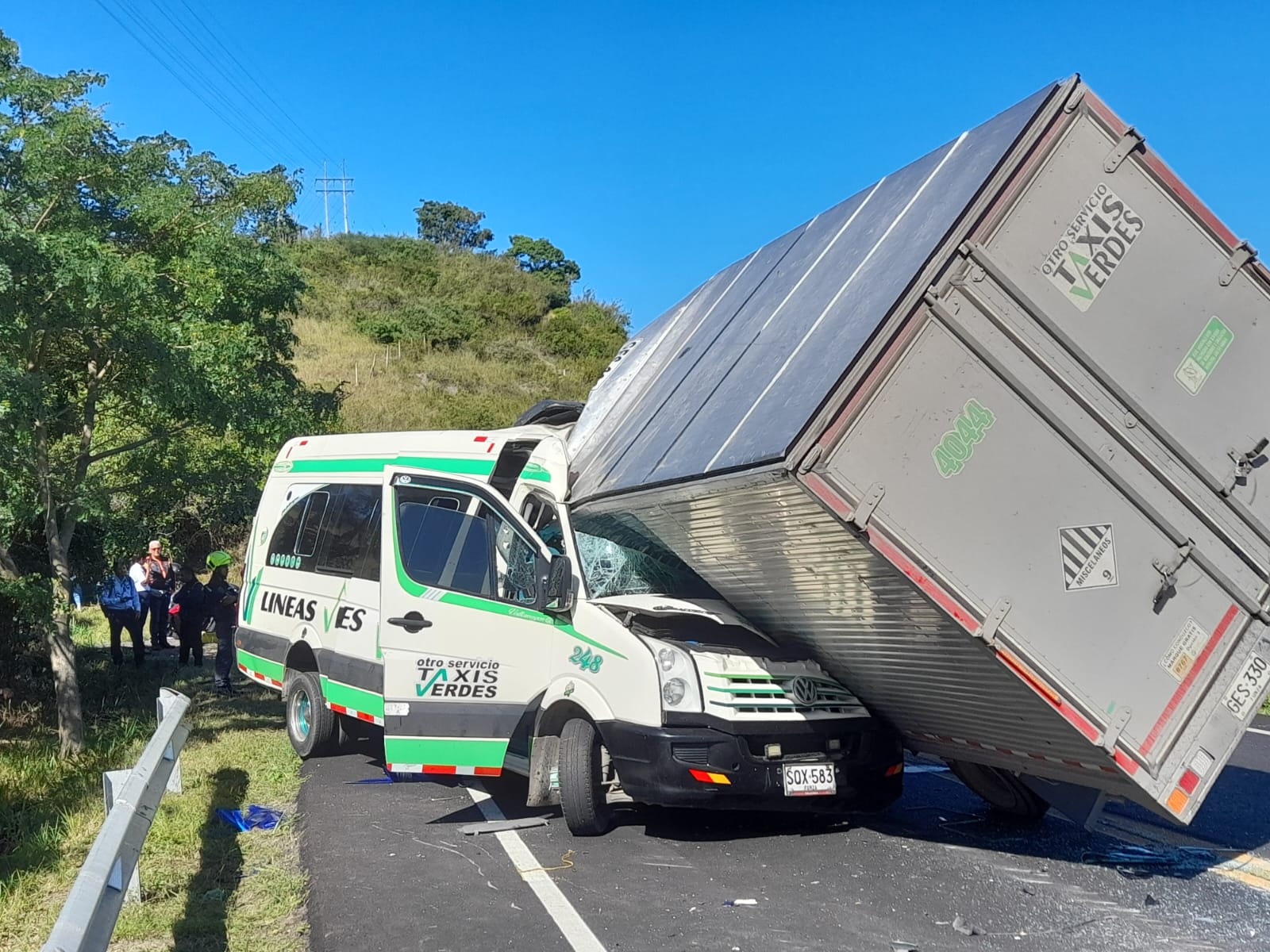 Nueve personas heridas y un muerto en accidente de tránsito en el Huila.