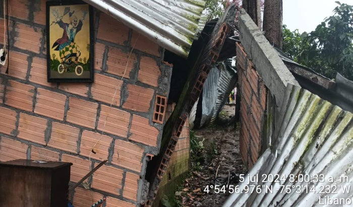 Viviendas con daños estructurales en Líbano.